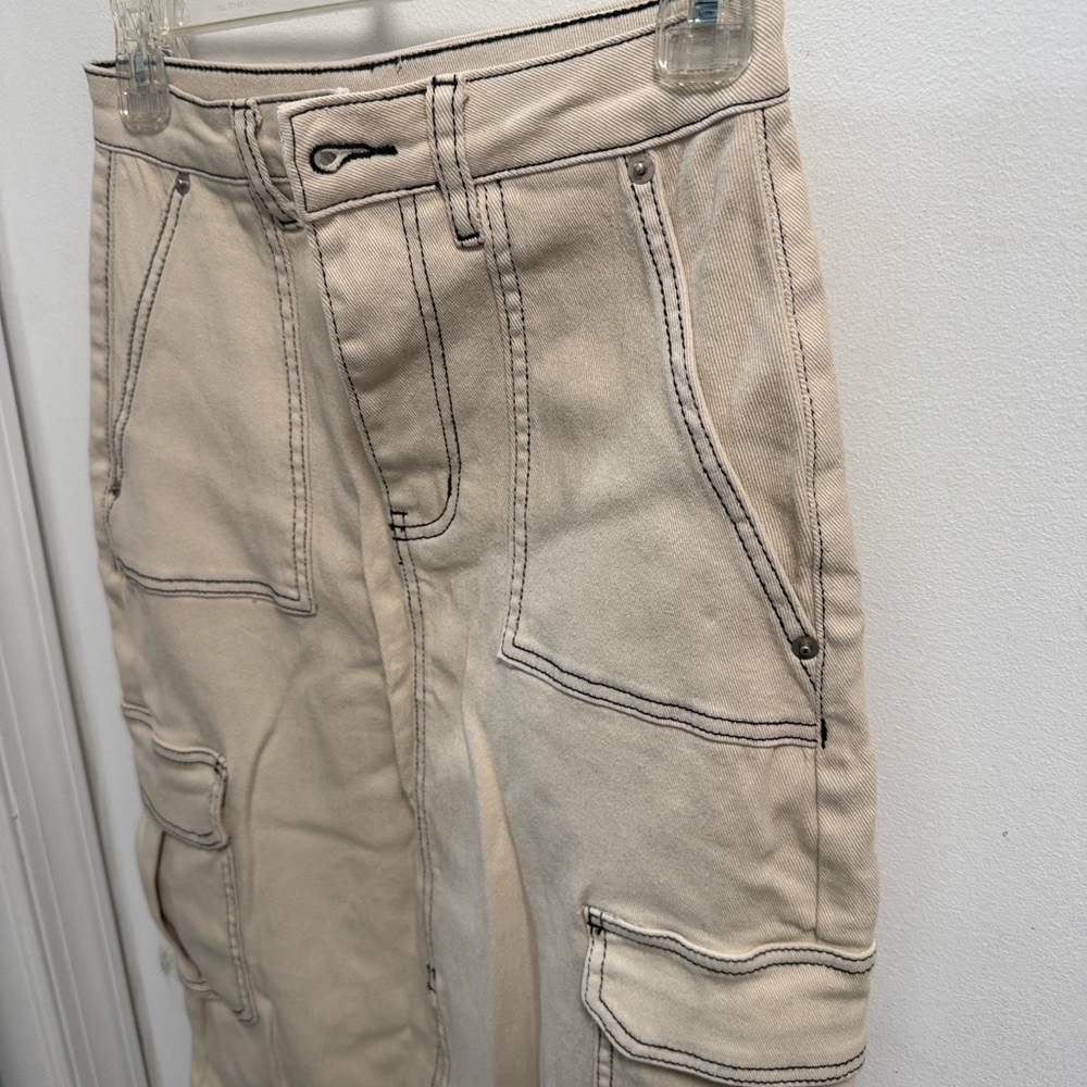Elegant Cream Midi Cargo Skirt - Picture 5 of 13